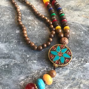 Ενεργειακό Κολιέ Boho, με Ξύλινες Χάντρες Mala, Ημιπολύτιμους Λίθους και Κρύσταλλα