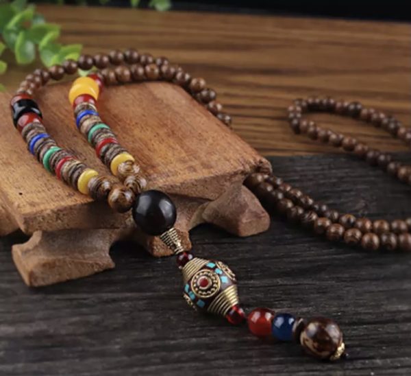 Ενεργειακό Κολιέ Boho, με Ξύλινες Χάντρες Mala, Ημιπολύτιμους Λίθους και Κρύσταλλα