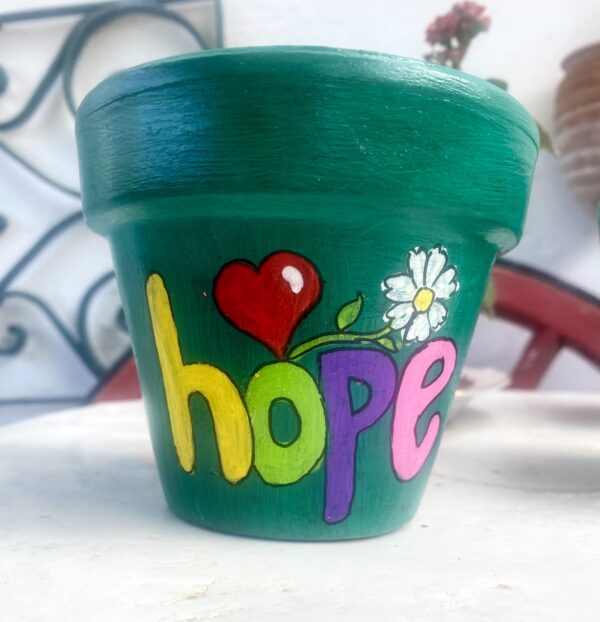 Ζωγραφιστες Γλάστρουλες Terracotta με All you need is love, Hope and Love
